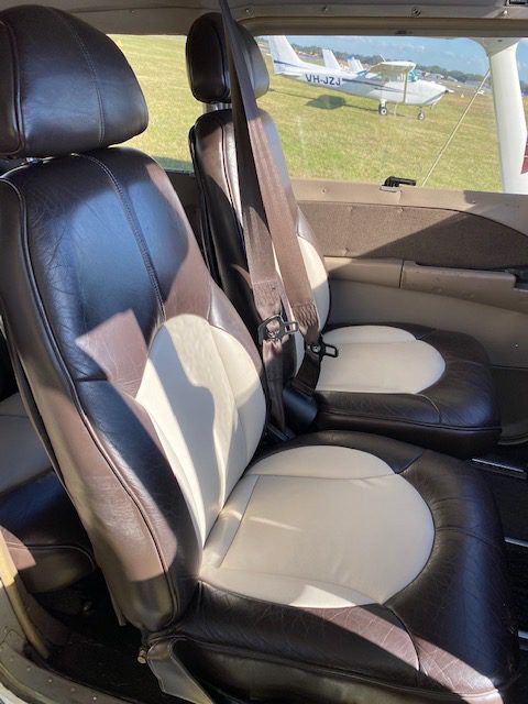 Cessna 172s Save Money Est Aircraft Hire In Sydney - Cessna 172 Leather Seat Covers